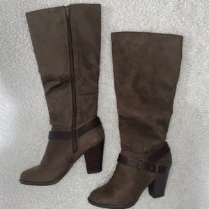 Suede Brown Boots
